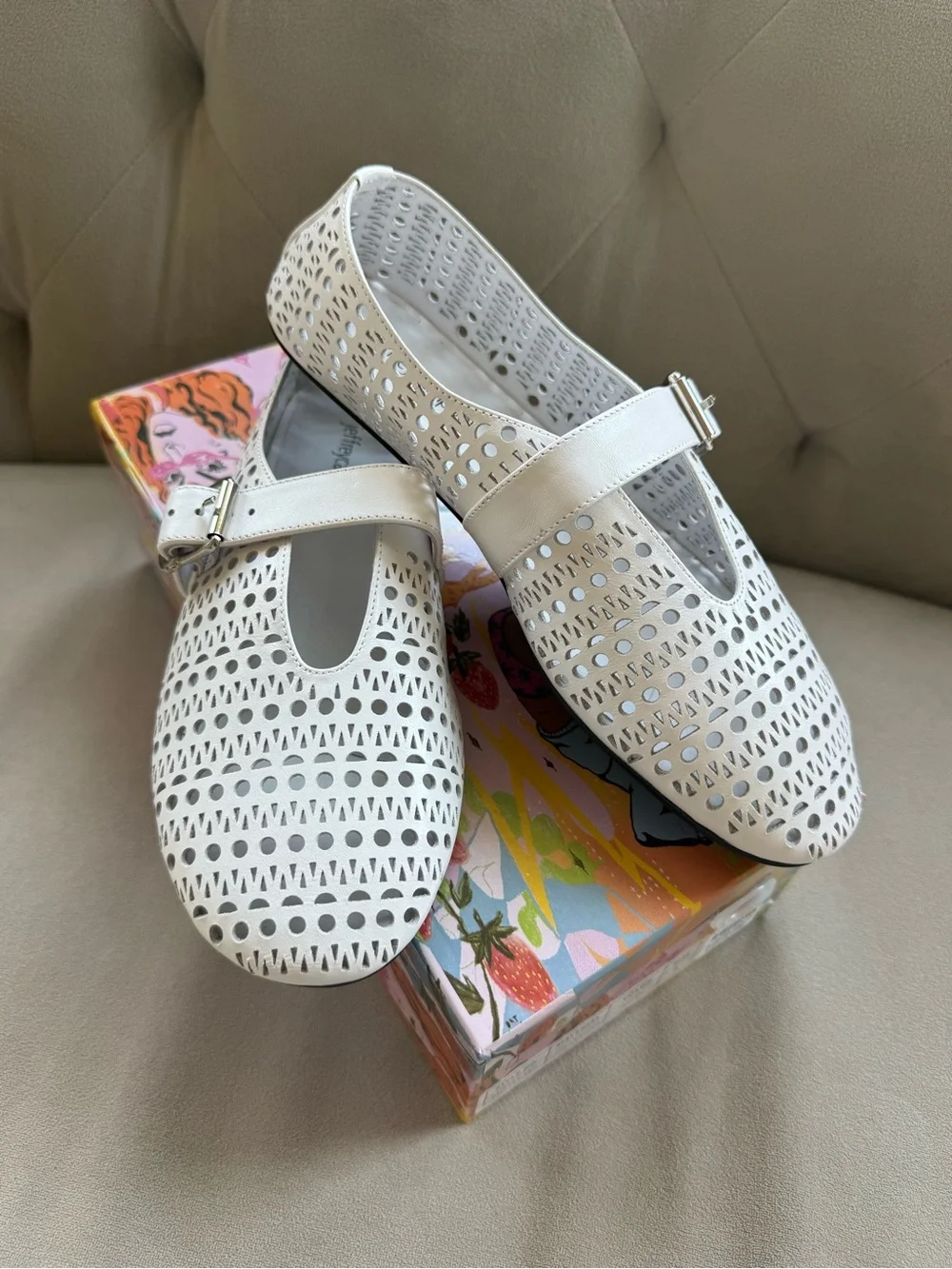 Brand New Jeffrey Campbell Shelly Mary Jane Flats US8/39